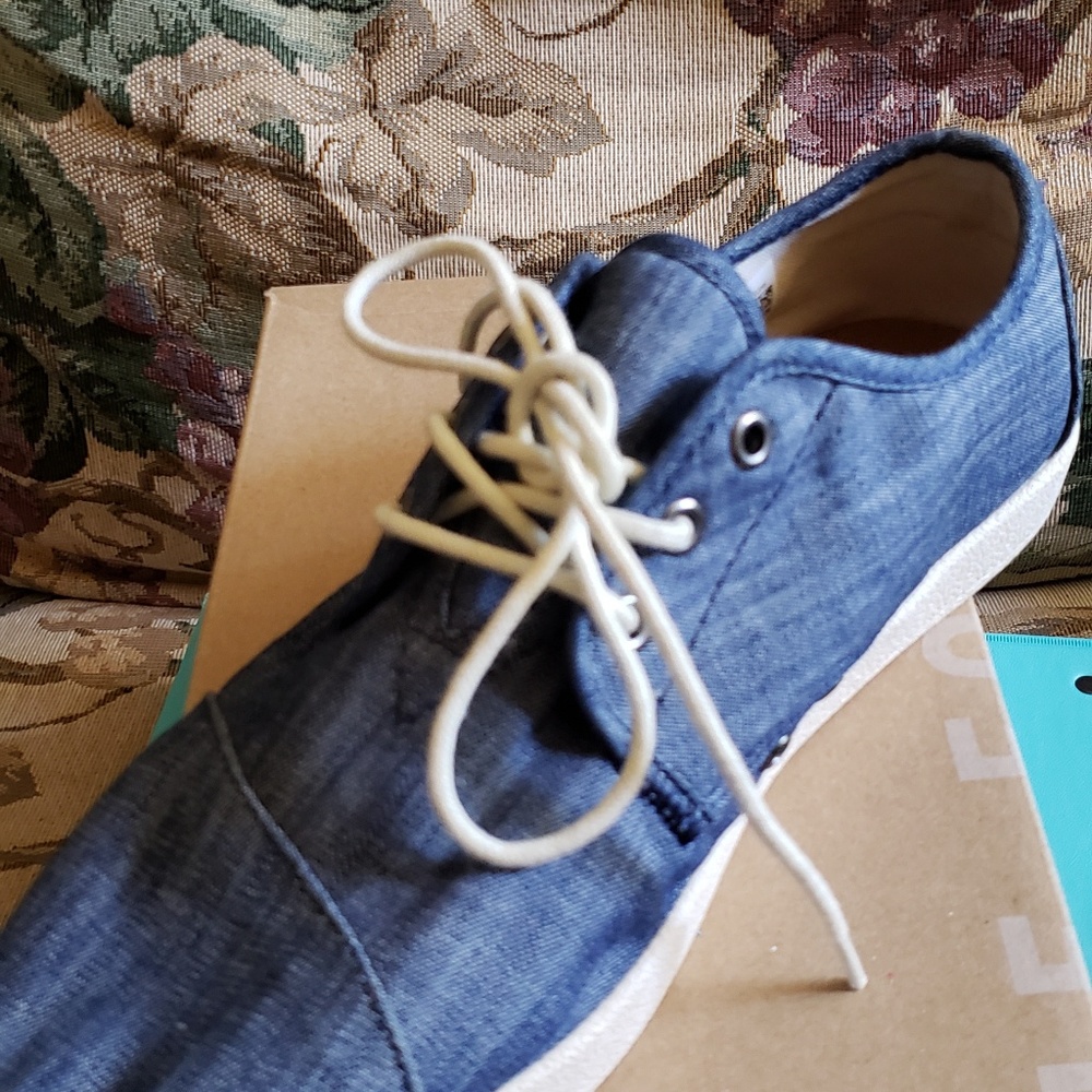Shoes - Picture 2 of 2
